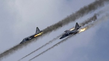 Ai đang ném bom ai ở Syria?