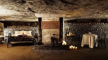 Trải nghiệm 1 đêm rùng rợn trong hầm mộ hơn 6 triệu bộ đầu lâu
