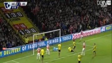 Giroud dứt điểm quyết đoán nhân đôi cách biệt