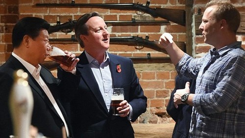 Thủ tướng Anh mời Chủ tịch Trung Quốc đến quán rượu