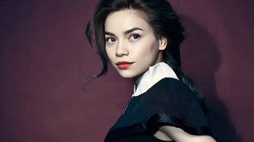 Hồ Ngọc Hà bị dọa tẩy chay, ném trứng thối