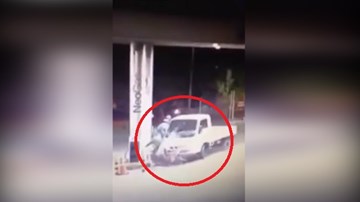 Tài xế xe tải ‘dẹp tan’ nhóm cướp ở trạm xăng