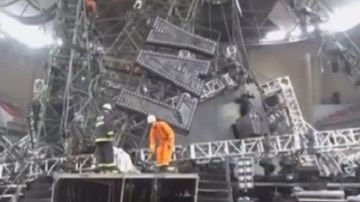 Sập giàn giáo sân khấu ở Trung Quốc, 14 người thương vong