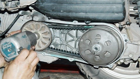 Khi nào cần thay dây đai truyền động cho xe ga?