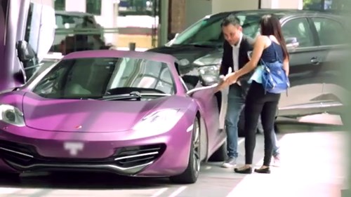 Phản ứng của các cô gái khi taxi Uber là 1 siêu xe