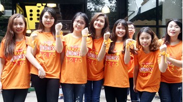 Giới trẻ Hà Nội nhảy flashmob kêu gọi “Sống tử tế”