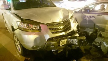 Truy đuổi nhau gần Keangnam, ô tô đâm cô gái tử vong