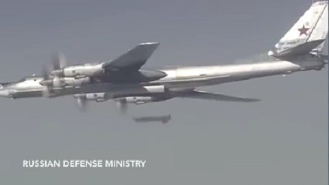 Nga điều phi cơ trút ‘mưa’ tên lửa xuống thành trì IS