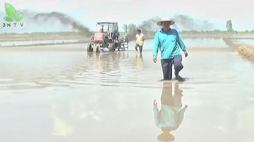 Độc đáo máy vét mương không người lái 