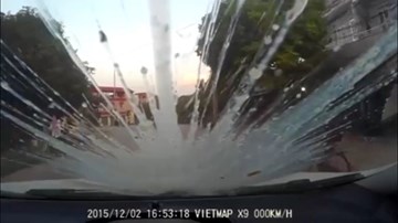 Xế hộp lãnh đủ 