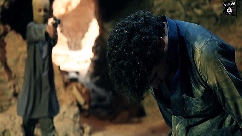 Chiến binh nhí IS chơi trốn tìm trước khi hành quyết tù nhân