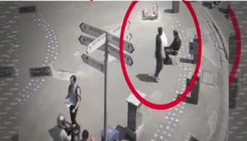 Hoảng hốt chứng kiến sự biến mất kì lạ ngay giữa đường phố