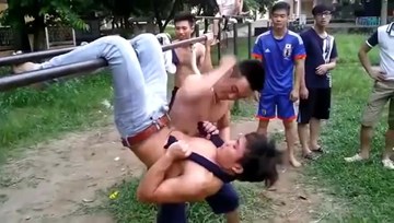 Choáng với cách tập bụng cực 