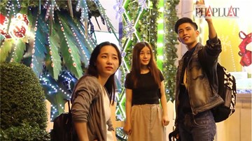 Người Sài Gòn xuống phố chơi Noel sớm