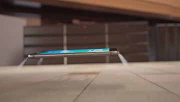 iPhone 7 rơi không vỡ nhờ hệ thống phản lực?