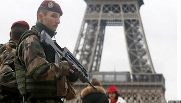 Pháp in bản chỉ dẫn để đối phó với những vụ tấn công khủng bố