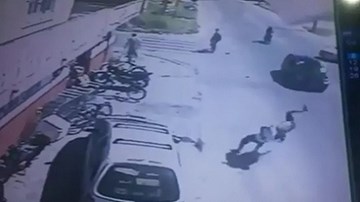 Trộm bị chủ hàng rượt đánh 