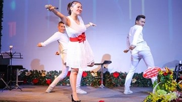 Thu Minh múa minh họa cực sung cho ca khúc của học trò