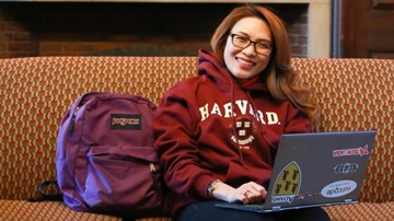 Mỹ Tâm hát ‘Cây đàn sinh viên’ qua tiếng đàn của du học sinh Harvard