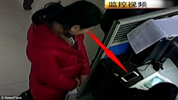 Đi đăng ký thường trú, thiếu nữ ‘tiện tay’ trộm smartphone của cảnh sát