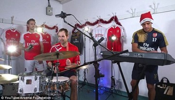 Tiết lộ vũ khí đặc biệt giúp Cech và Arsenal hạ Man City