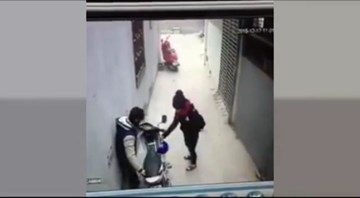 Đôi nam nữ trộm xe bất thành bị người dân rượt đánh