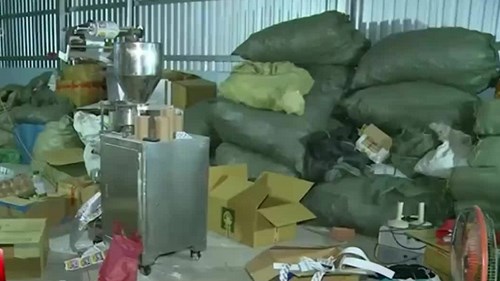 Phát hiện xưởng sản xuất thuốc trừ sâu giả