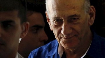 Israel bỏ tù cựu thủ tướng vì 'nhận hối lộ'