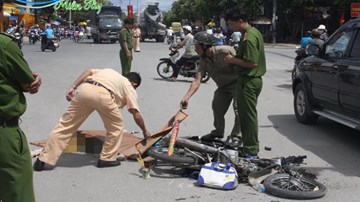 Nữ sinh bị xe tải cán tử vong