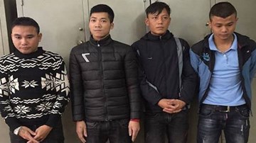 Triệu tập nhóm đánh giày “chặt chém” du khách nước ngoài