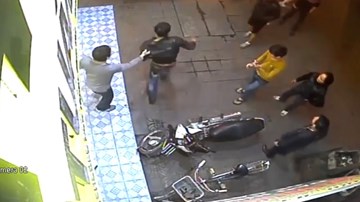 Màn bắt trộm xe máy ở Quảng Ninh như phim hành động