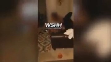 Cách đánh ghen có một không hai của ông chồng quay clip vợ ngoại tình