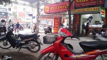 Cướp xe chở vàng táo tợn ngay trước cửa nhà ở Hà Nội