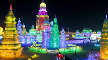 Kỳ thú lễ hội băng đăng hoành tráng nhất thế giới