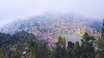 Sa Pa đẹp huyền ảo trong sương sớm với góc quay từ trên cao
