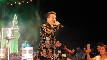 Xem màn trình diễn của Đàm Vĩnh Hưng trong đám cưới đại gia 10 tỉ