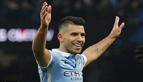 Aguero bừng sáng, Man City vùi dập Palace