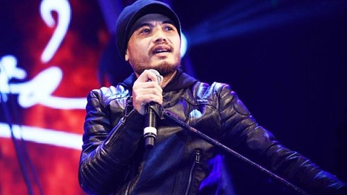 Không cầm được nước mắt trong liveshow Trần Lập