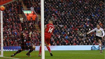 Rooney lóe sáng, M.U gieo sầu cho Liverpool