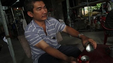 Lại nổ bình chữa cháy để trong ôtô