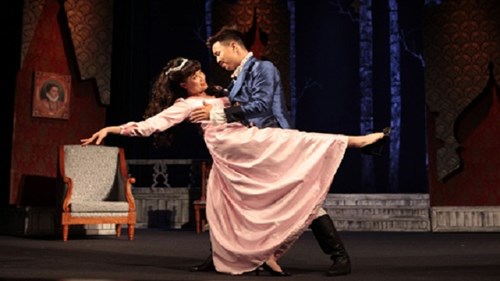 Vân Dung 41 năm mới được một lần xinh đẹp