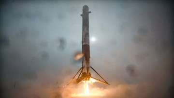 Mỹ: Cận cảnh tên lửa đẩy Falcon 9 nổ tung khi tiếp hạm