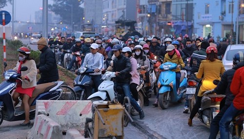 Giao thông hỗn loạn trên đường nghìn tỷ