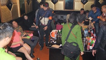 Đột kích quán karaoke Thiên Sơn Lầu, phát hiện 24 đối tượng đang 