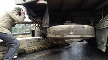 Trung tá cảnh sát hy sinh khi điều tiết đoàn xe qua băng tuyết