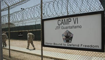 Nhà tù trên vịnh Guantanamo bị đe dọa đánh bom