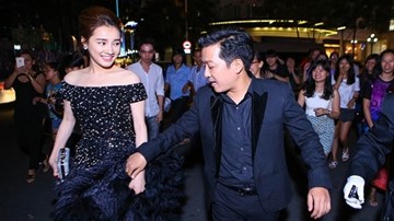 Trường Giang tay trong tay cùng Nhã Phương đi dự tiệc sau tin đồn chia tay