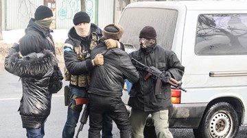 Đặc nhiệm Ukraine đột kích chung cư người Việt