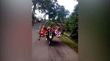 Choáng với xe máy 