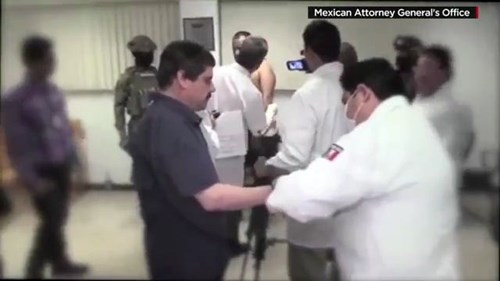 Mexico tung video ghi cảnh lấy máu trùm ma túy khét tiếng El Chapo